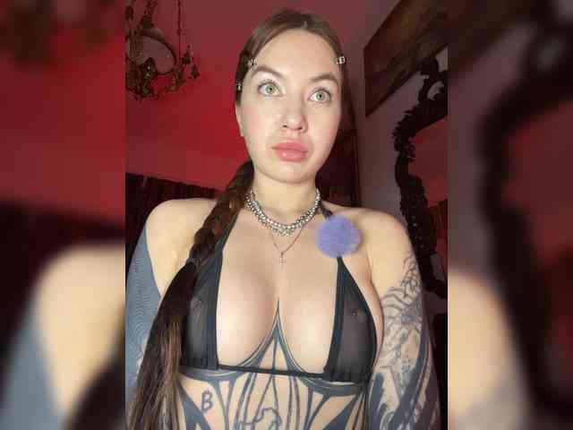 LINA69FEMDOM's chat room