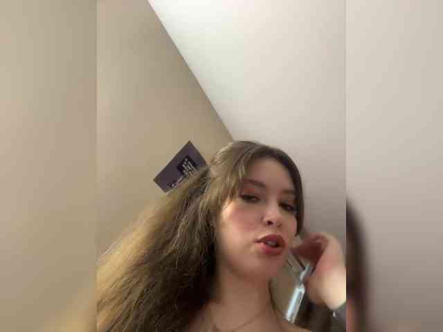YourLadyyy's chat room
