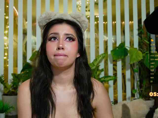 FlowwwerGirl's chat room