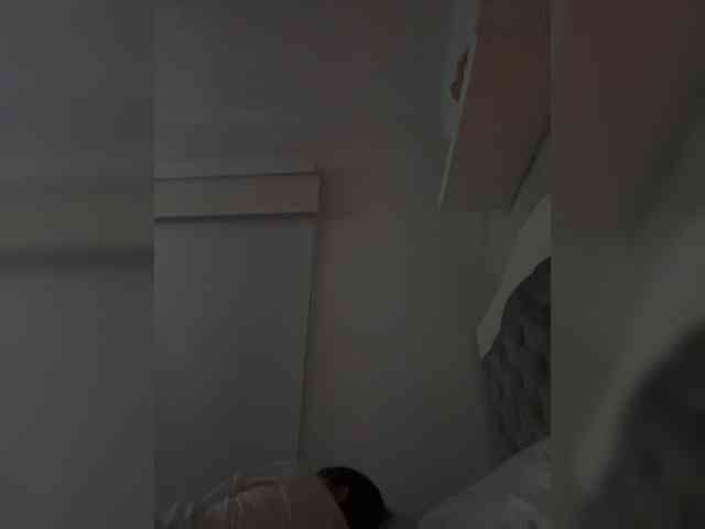 SallyeLeins's chat room