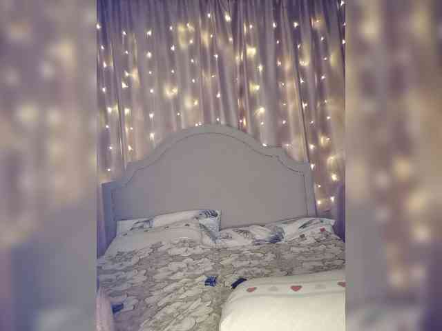 Her-Girl's chat room