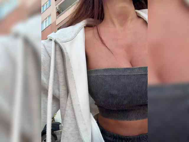 OrgazMia's chat room