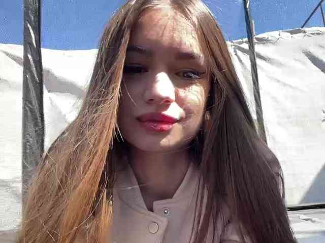 -_-_--------'s chat room