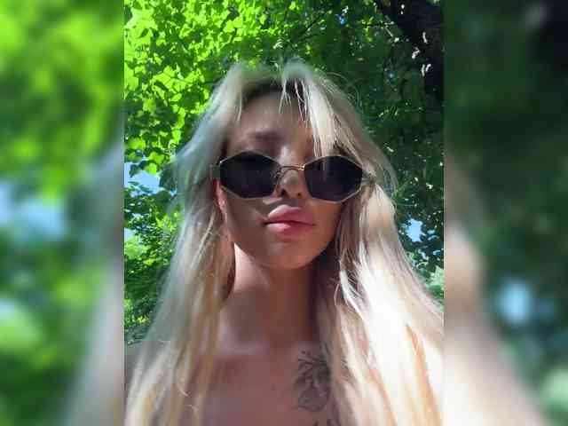 Cristi-Candy's chat room
