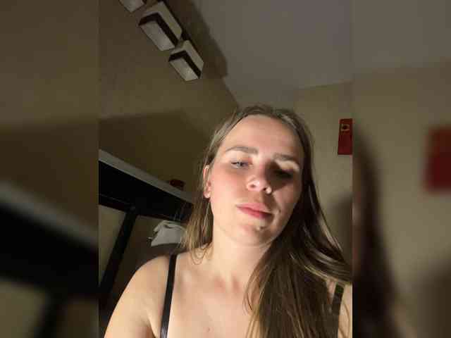 LolaSexxx's chat room