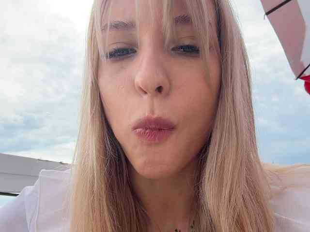 Cristi-Candy's chat room