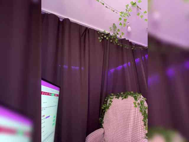 -Violetttttka-'s chat room