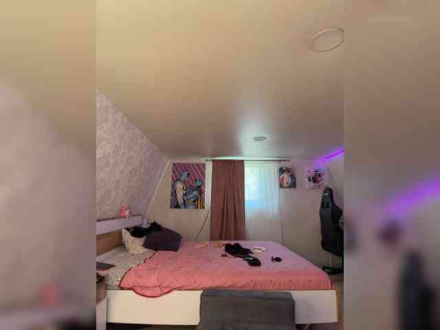 -MaybeBaby-'s chat room