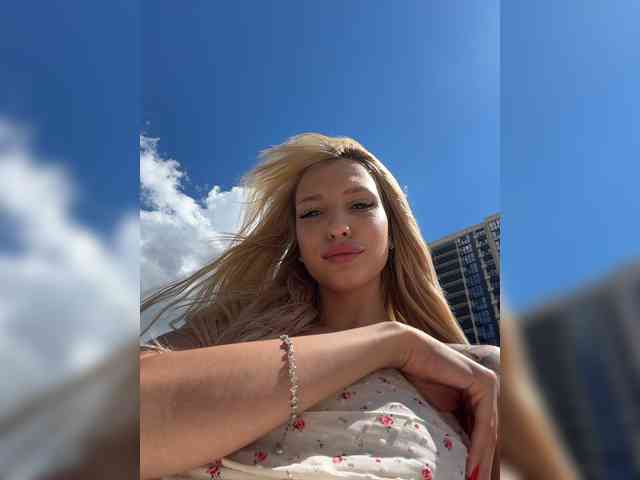 Cristi-Candy's chat room