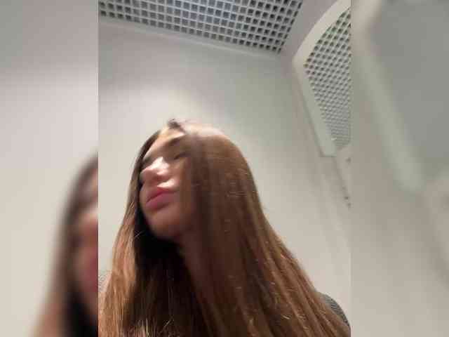 -EmilyBaby-'s chat room