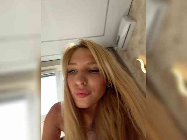 Cristi-Candy's chat room