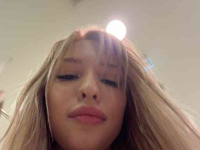 Cristi-Candy's chat room