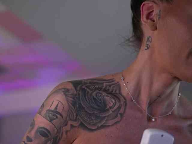 RaquelleVon's chat room