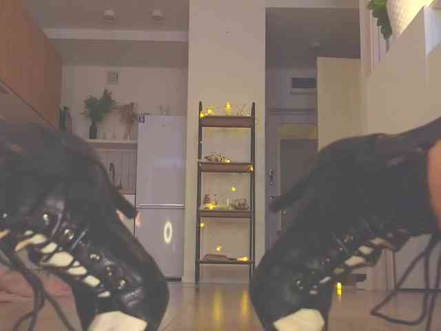 lili-roze's chat room