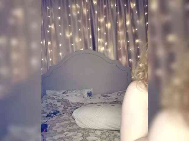 Her-Girl's chat room