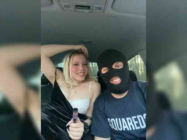 NikkiAlex's chat room