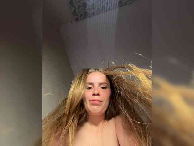 LolaSexxx's chat room