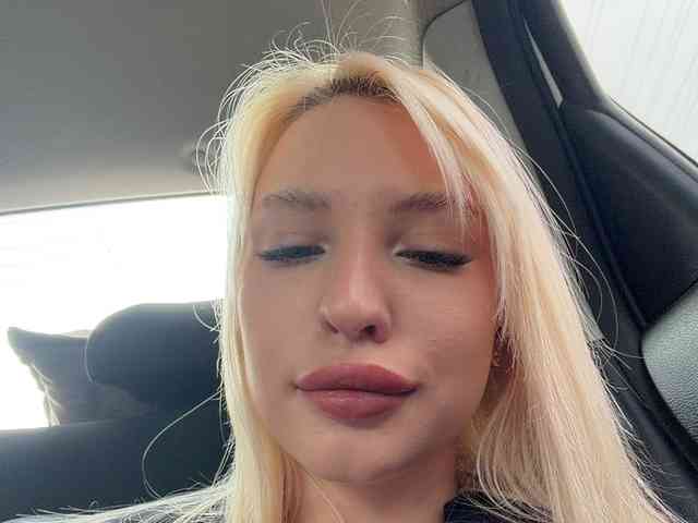 Cristi-Candy's chat room