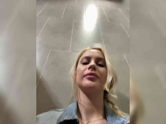 _Katrinka_'s chat room