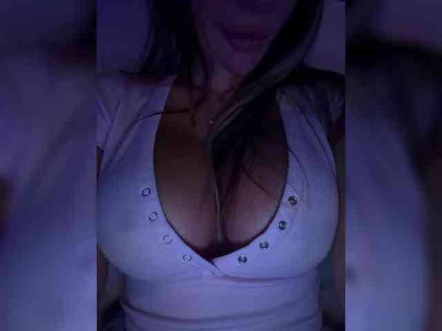 OrgazMia's chat room