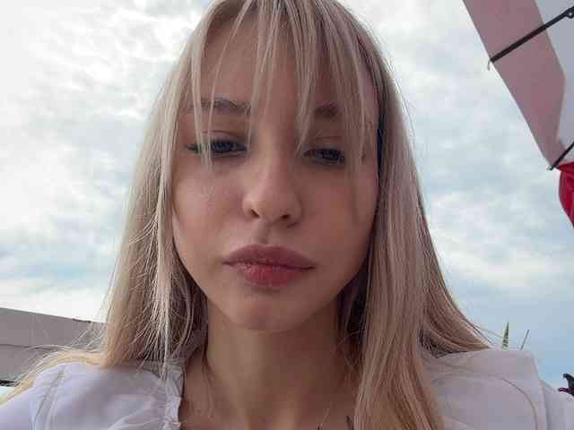 Cristi-Candy's chat room