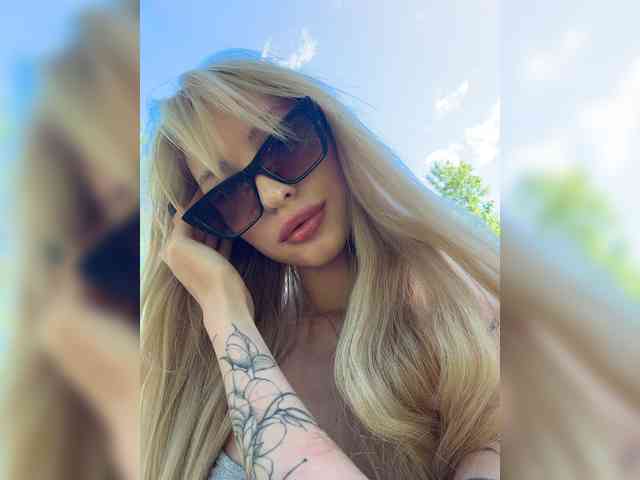 Cristi-Candy's chat room