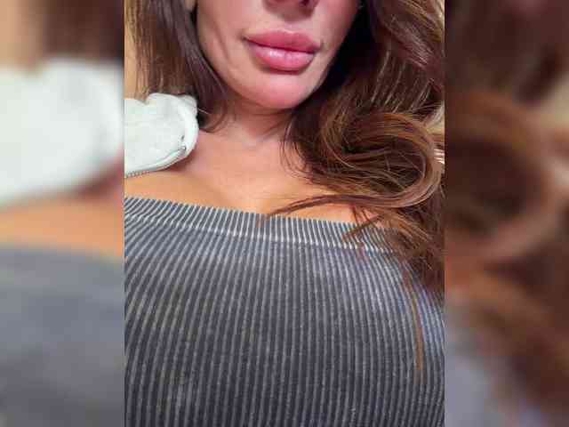 OrgazMia's chat room