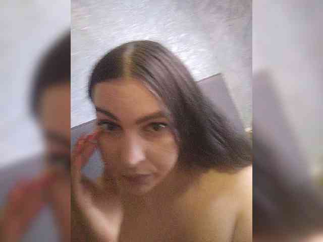 Cleopatra1990's chat room
