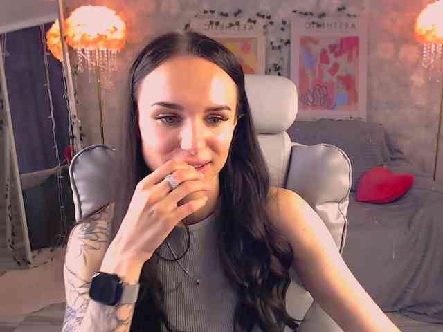 NicoleMerz's chat room