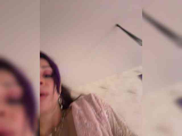 VIP17CoupleDream's chat room