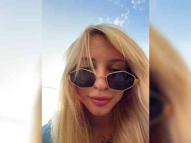 Cristi-Candy's chat room