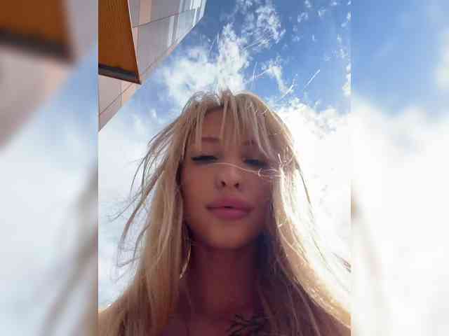 Cristi-Candy's chat room