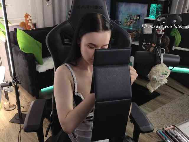 Kira_Li_Lime's chat room