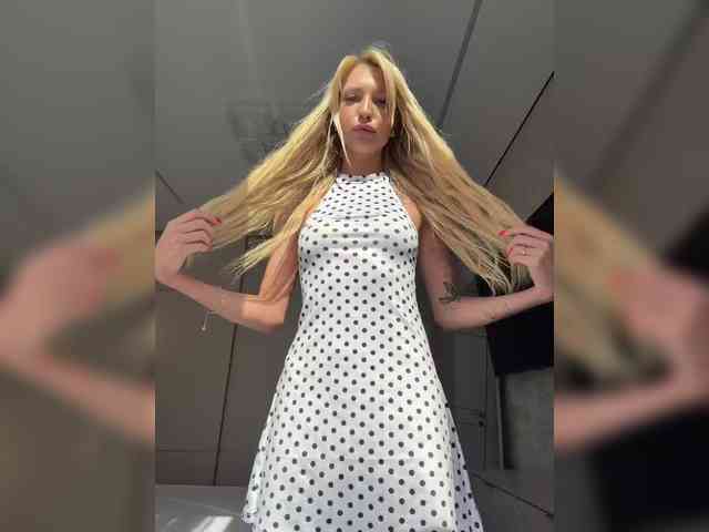 Cristi-Candy's chat room