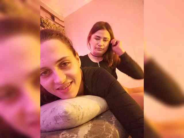 2Laski2's chat room
