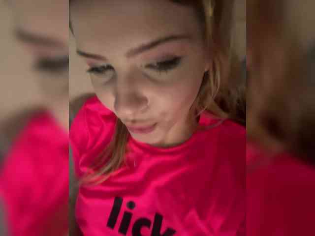-Melani-'s chat room