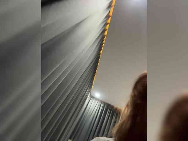 LittleDilara's chat room