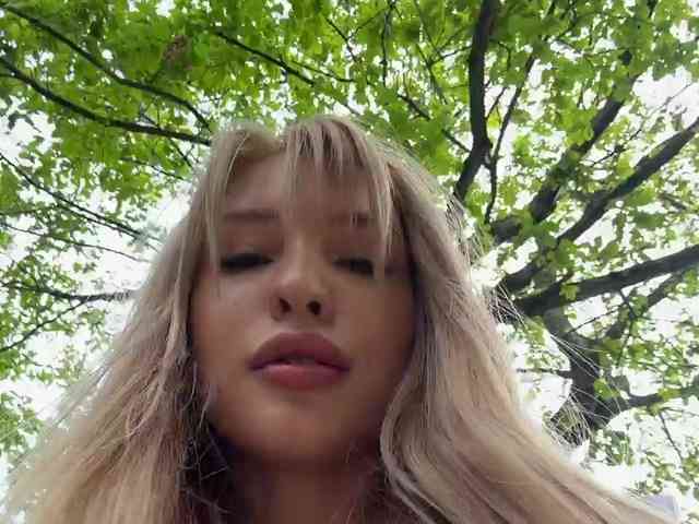 Cristi-Candy's chat room