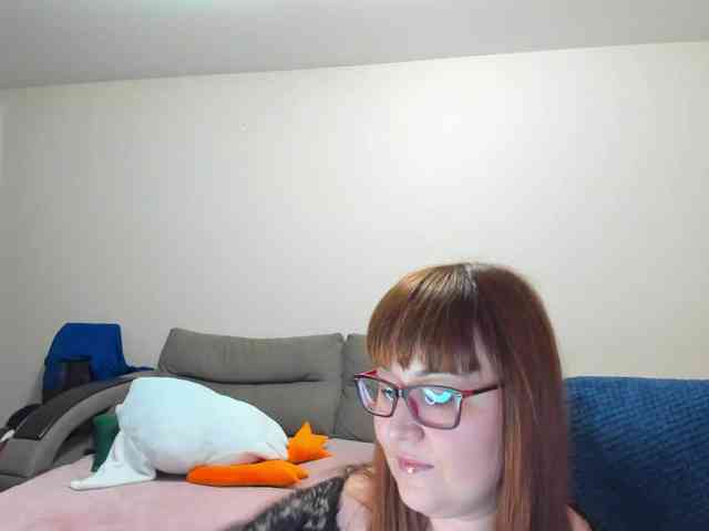 QueenFoxyLiza's chat room