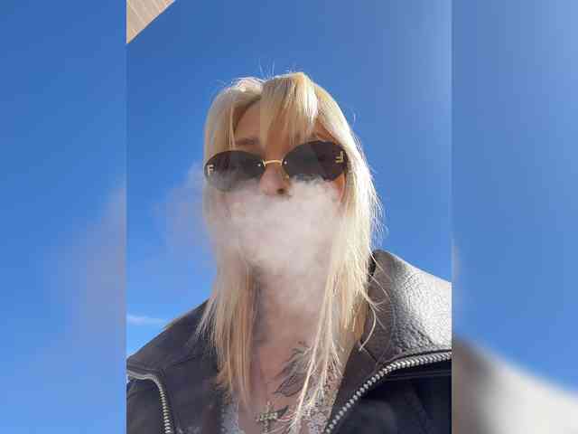 Cristi-Candy's chat room