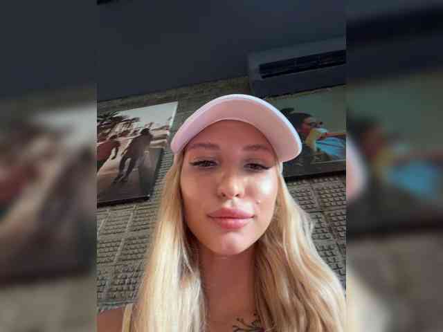 Cristi-Candy's chat room