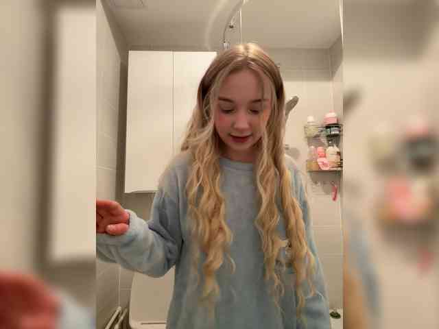 MimiMila's chat room