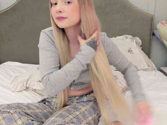 MimiMila's chat room