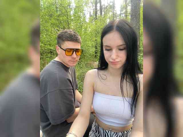 LeoCouple's chat room