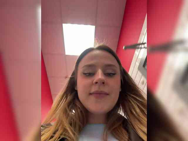 -Angel-Ali-'s chat room