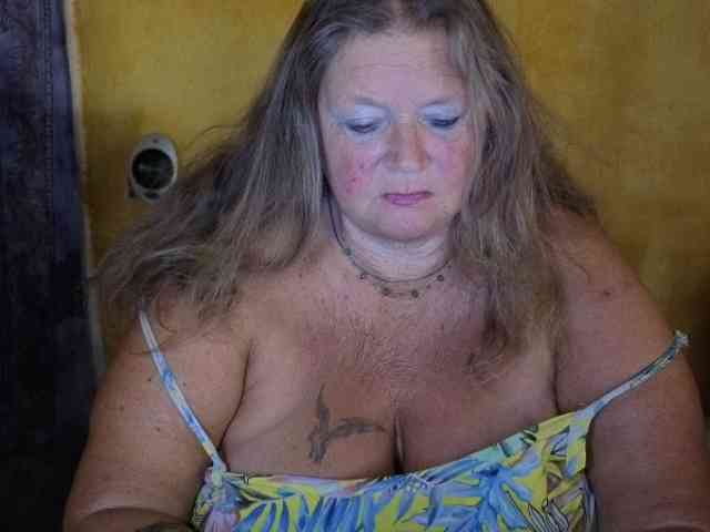 lady-vamp's chat room