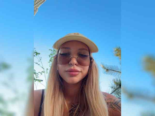 Cristi-Candy's chat room