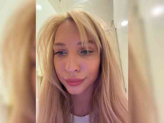Cristi-Candy's chat room