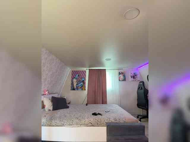 -MaybeBaby-'s chat room