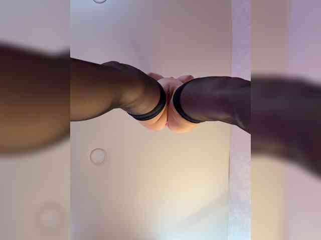 -MaybeBaby-'s chat room